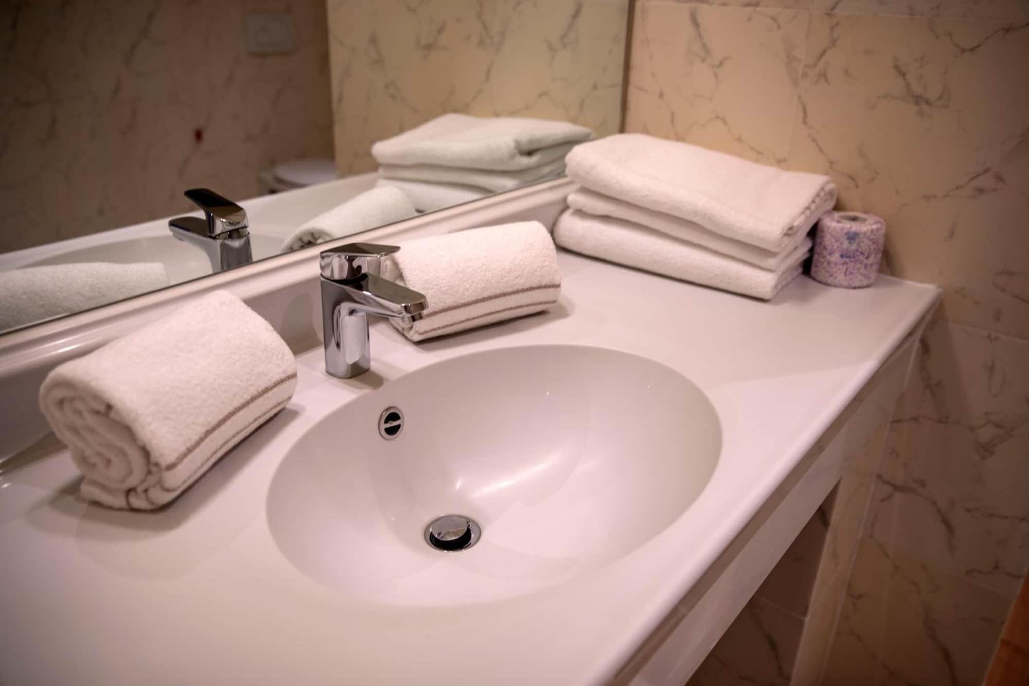Castahotel Castagnito Экстерьер фото