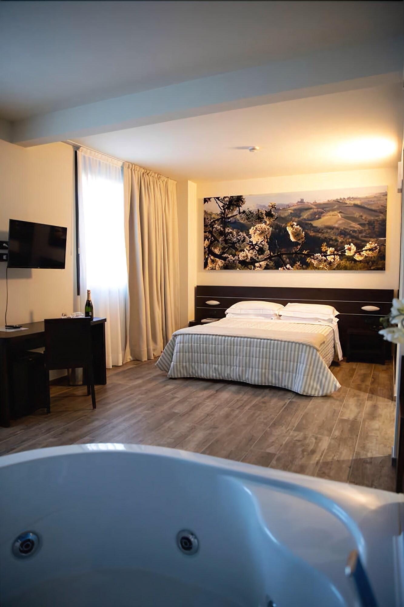 Castahotel Castagnito Экстерьер фото