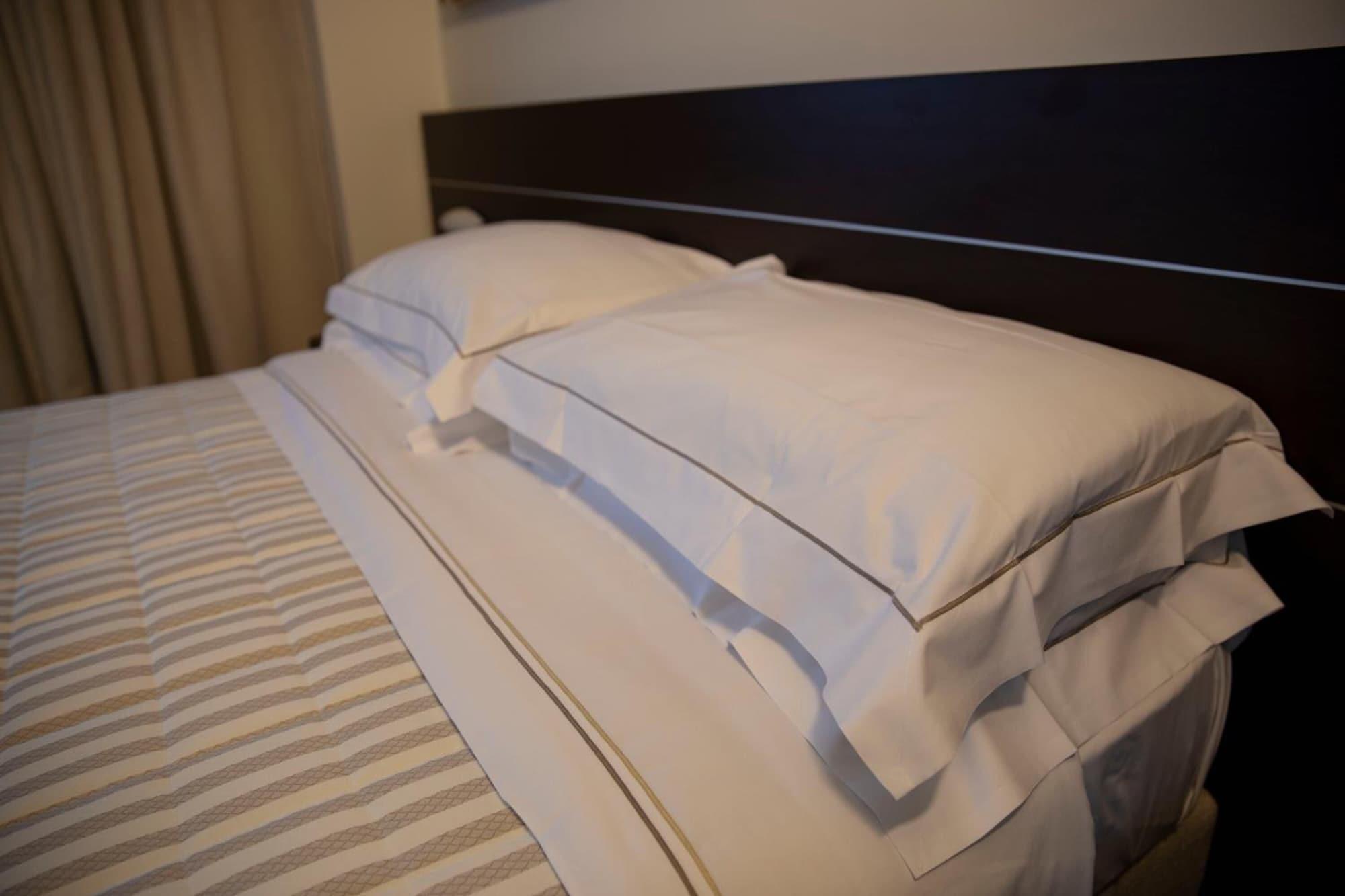 Castahotel Castagnito Экстерьер фото