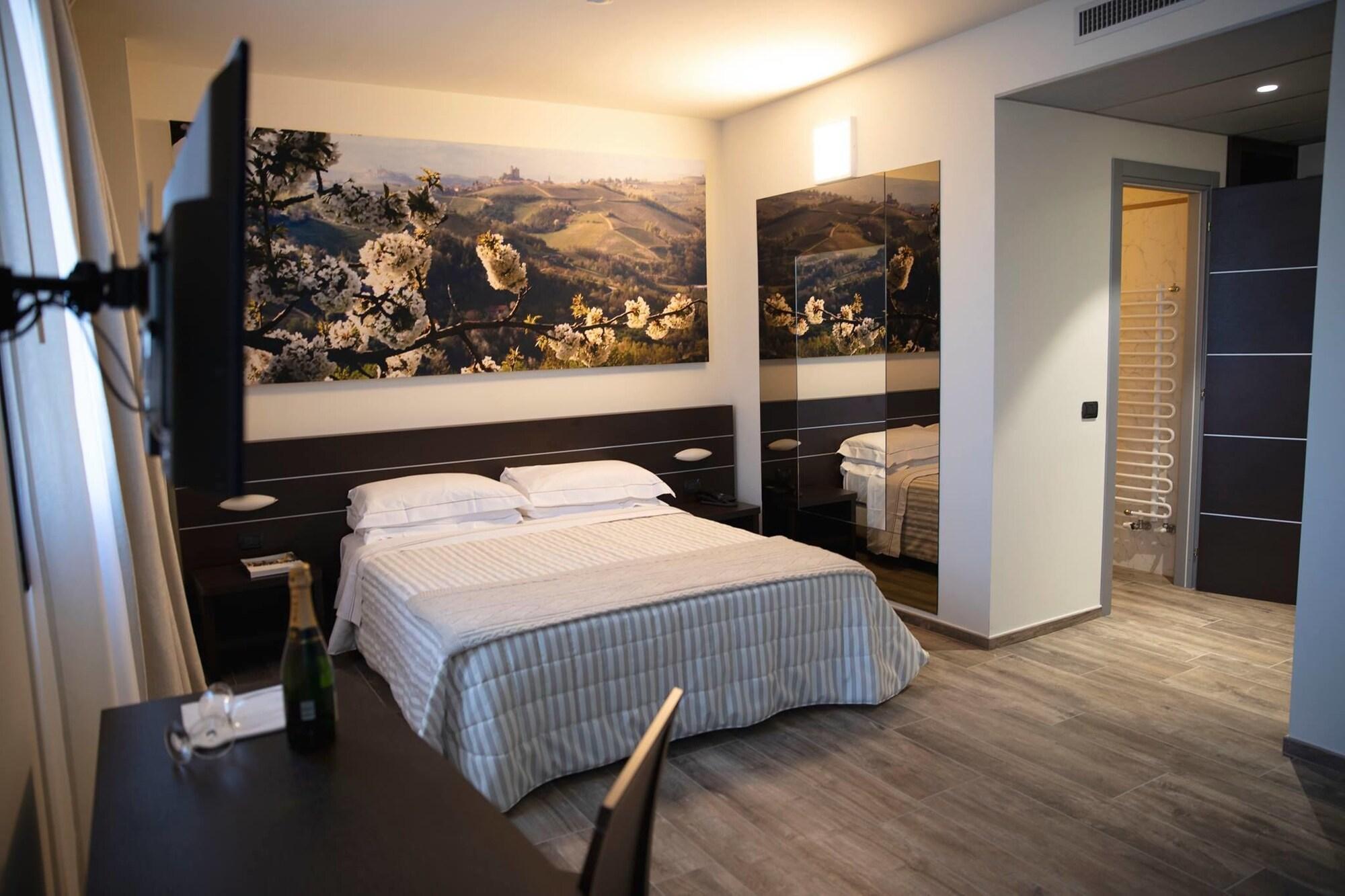 Castahotel Castagnito Экстерьер фото