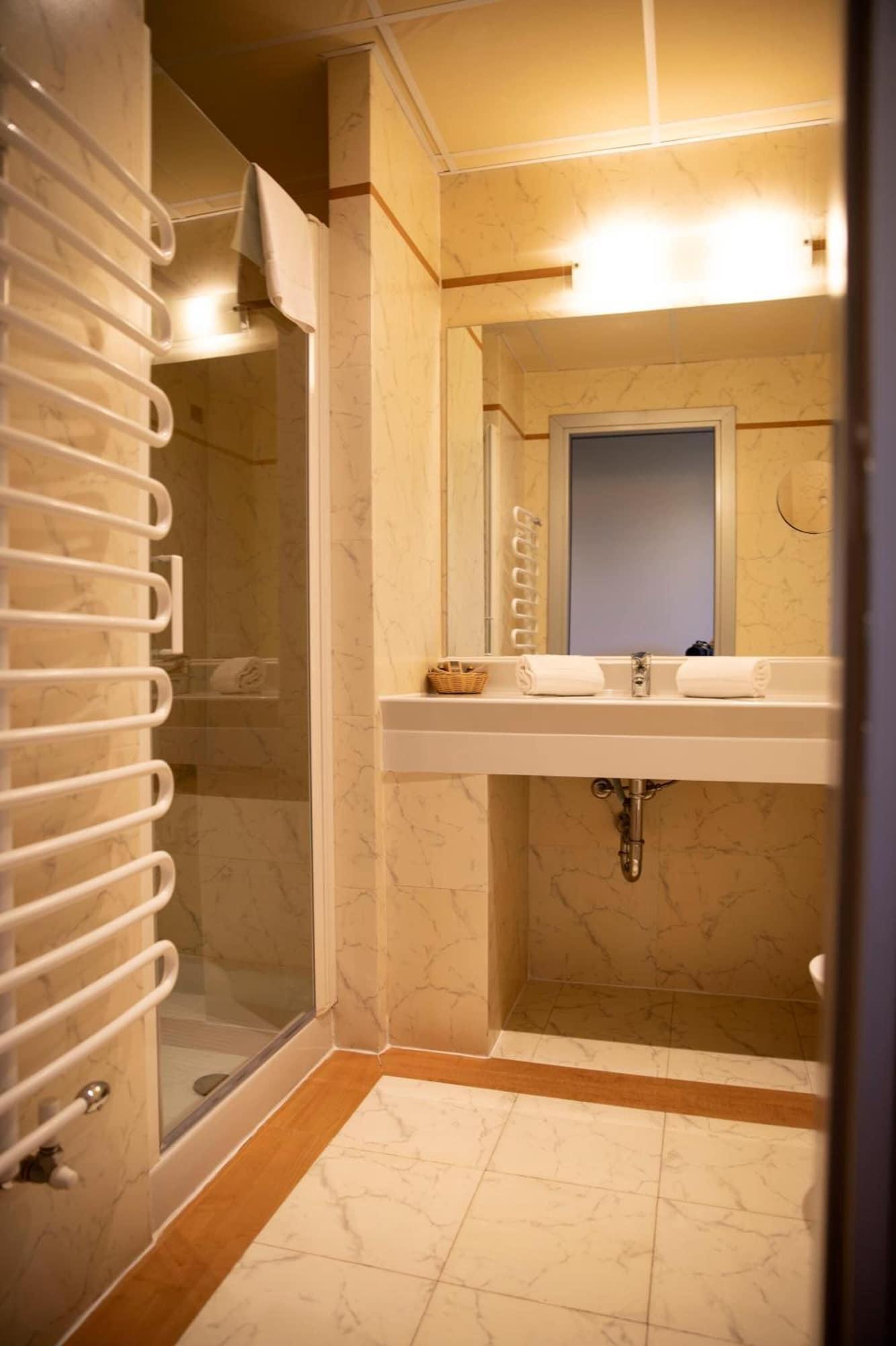 Castahotel Castagnito Экстерьер фото