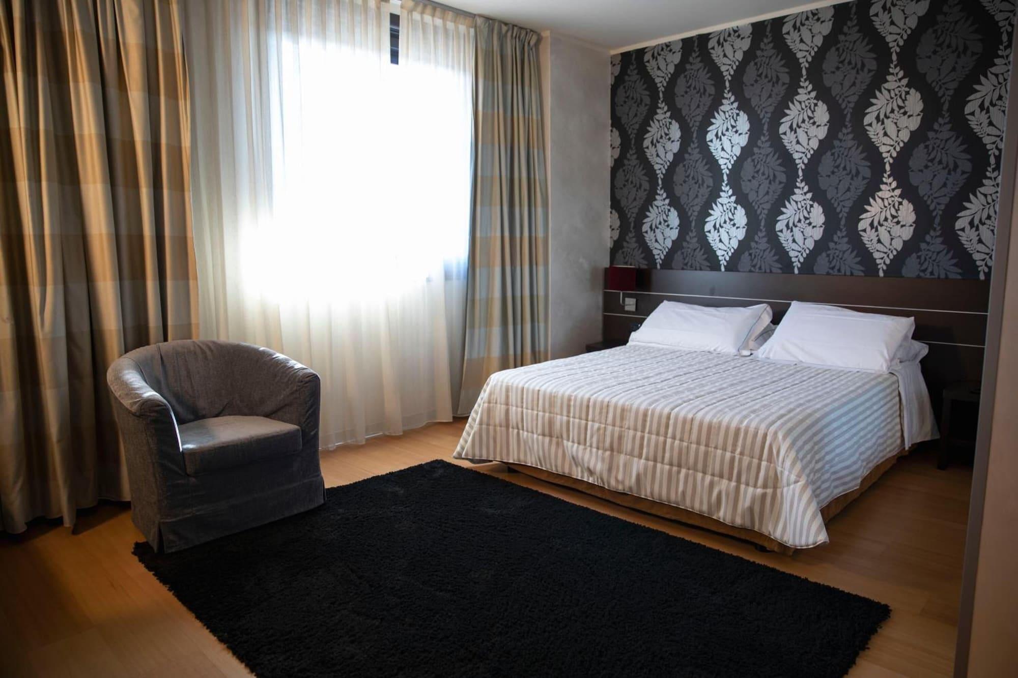 Castahotel Castagnito Экстерьер фото